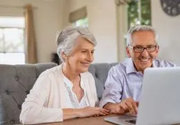 Abuelos 2.0: cómo las tiendas online acercaron las compras al sillón de casa